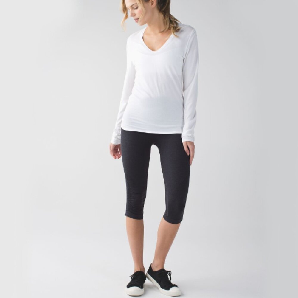 Lululemon In The Flow Crop II Heathered Deep Coal Leggings | Size 8 - Picture 4 of 14